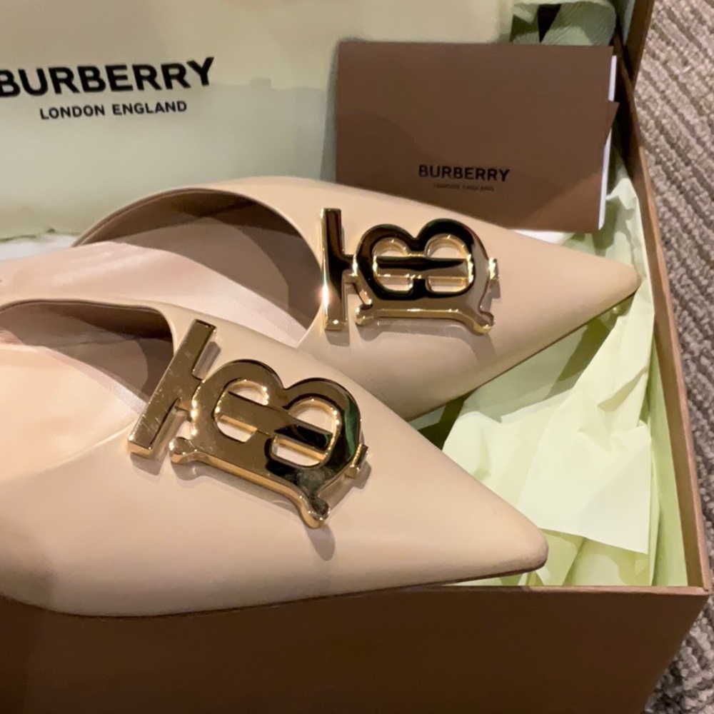 Burberry sling back sandals - Picture 2 of 3